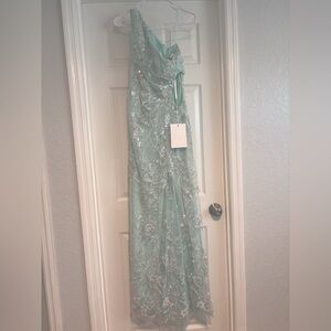 Mac Duggal Dress Size 2